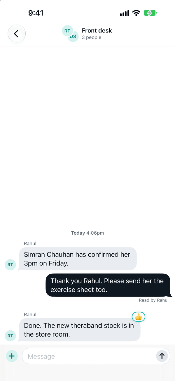 The staff room in the app: a front desk conversation between the team